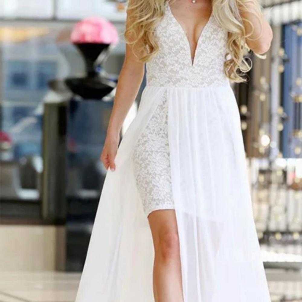 Lulu's make way for wonderful off white lace maxi wedding dress - Picture 1 of 4